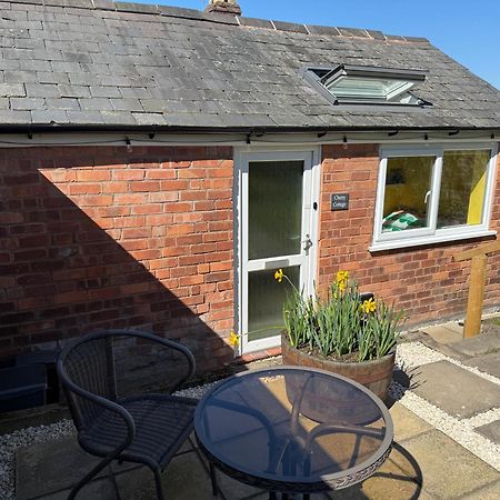 Cherry Cottage Retro Stay, Stourport Exterior foto